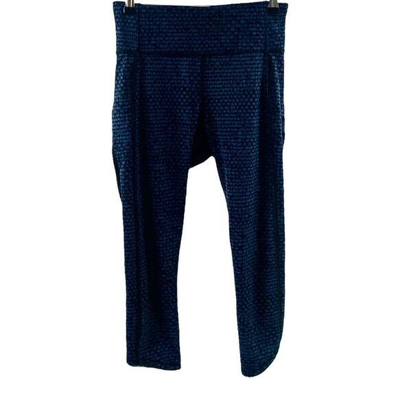 Lululemon Deep Breath Crop Size 6 - Picture 1 of 10
